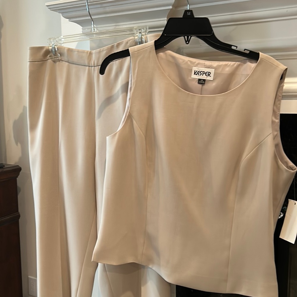 Kasper women’s 2 peice set